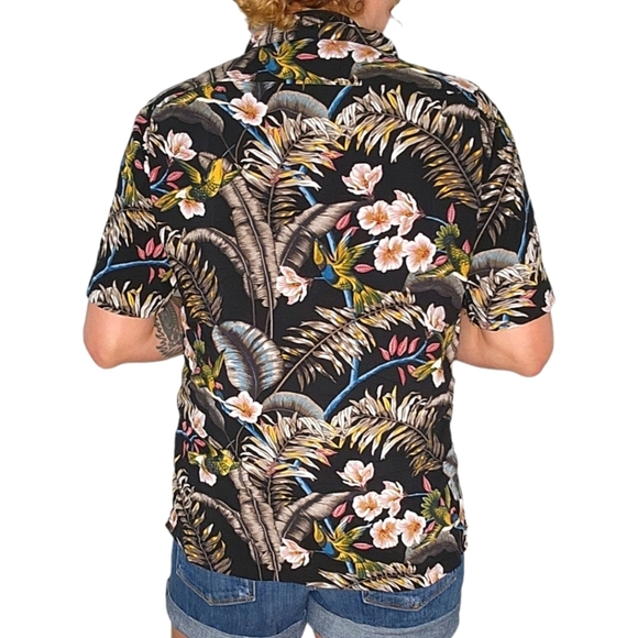 H&M Button Up Short Sleeve Top Size Medium Hawaiian Black - Picture 2 of 3
